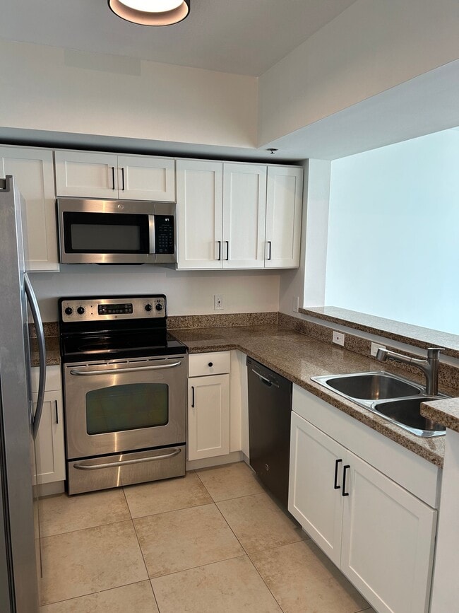 Photo - 1723 SW 2nd Ave Apartment