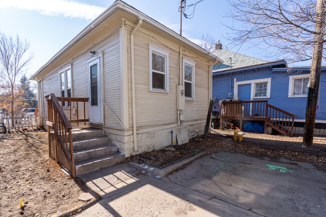 Building Photo - 906 W Colorado Ave