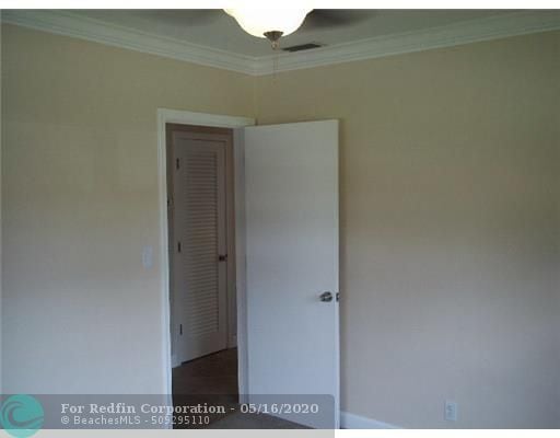 Foto del edificio - 19 NW 36th Ct
