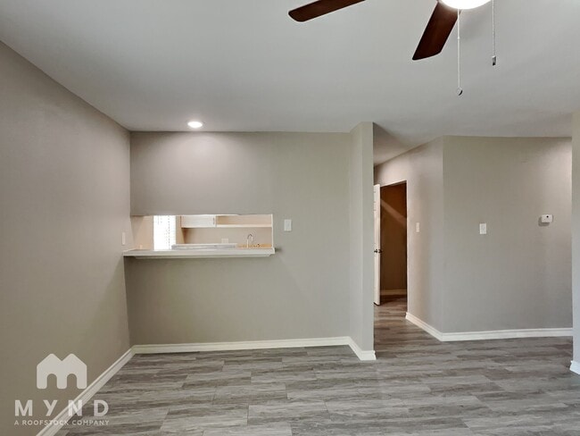Building Photo - 1507 Cardinal Dr