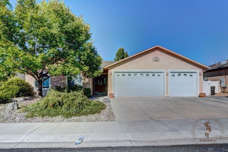 Primary Photo - 661 Mccaldon Way