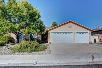 Building Photo - 661 Mccaldon Way