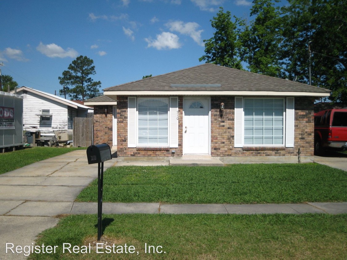 Primary Photo - 510 Chalmette Ave
