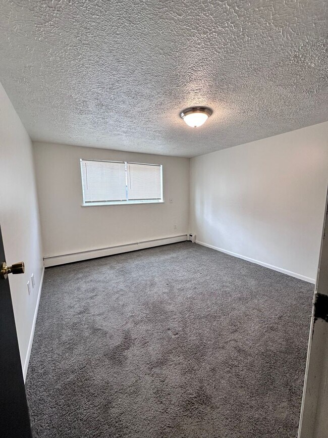 Foto del edificio - 2 BEDROOM APARTMENT IN BEAVER!!