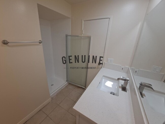 Foto del edificio - Cameo Ln Four-Plex