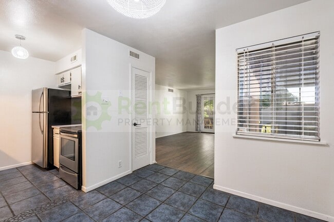 Building Photo - **ALL UTILITIES ARE INCLUDED!!  REDUCED PRICE FOR JUNE!
