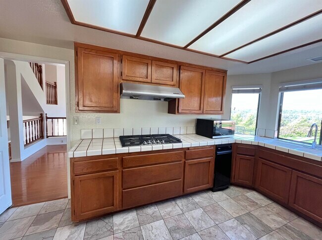 Building Photo - 668 Inspiration Ln