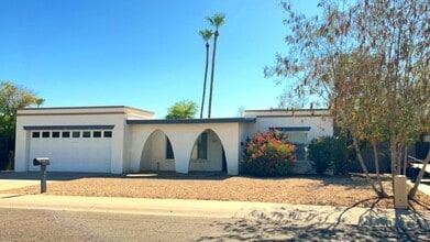 Building Photo - 10019 N 48th Dr