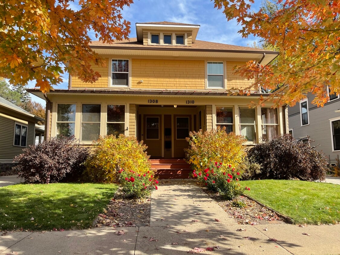 Beautiful, historic home in McKennan Park - 1310 S Phillips Ave