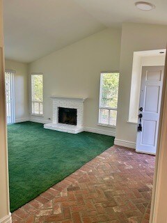 Foto del edificio - 455 Kennerick Ln