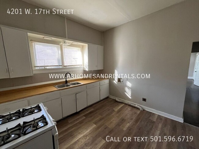 Building Photo - 4201 W 17th St