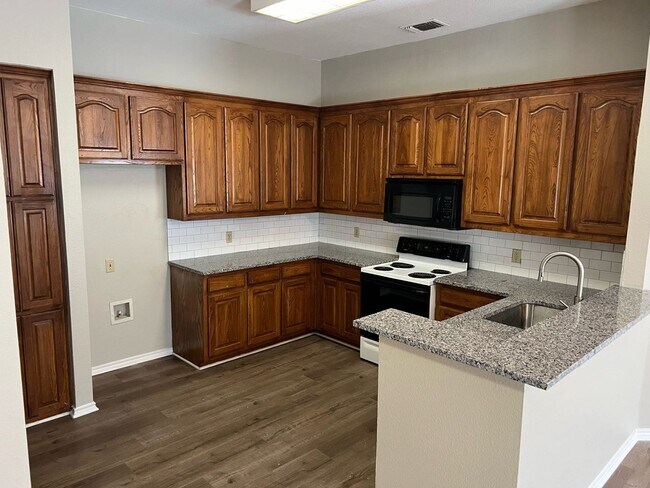 Building Photo - 2213 Ragland Rd