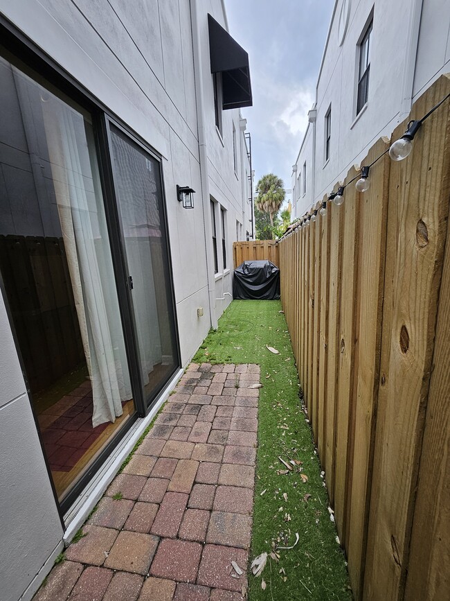 Photo - 113 S Packwood Ave Townhome