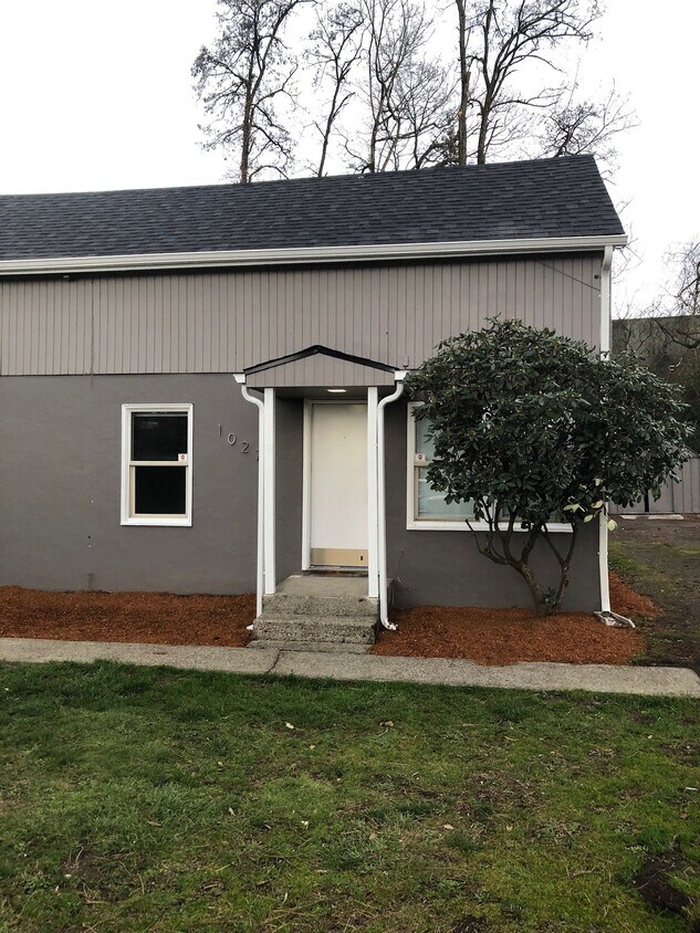 Primary Photo - 1027 W Sam St