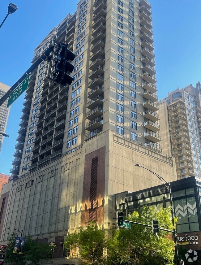Building Photo - 630 N State St