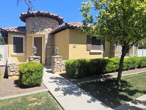 Building Photo - 1170 S Storment Ln