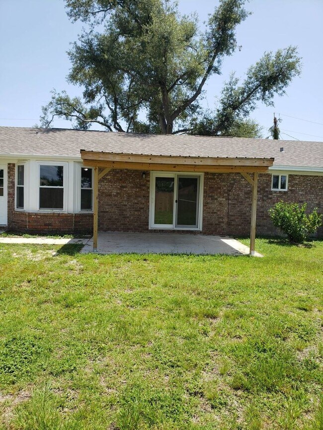 Foto del edificio - Charming 3Bed/2Bath Brick Home w/Bonus Office Space – Upgraded Comfort Near Martin Lake *1/2 OFF ...