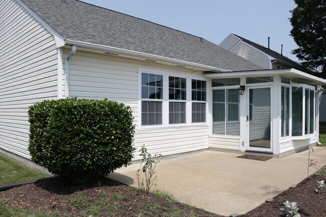 Foto del edificio - 920 Hanson Dr