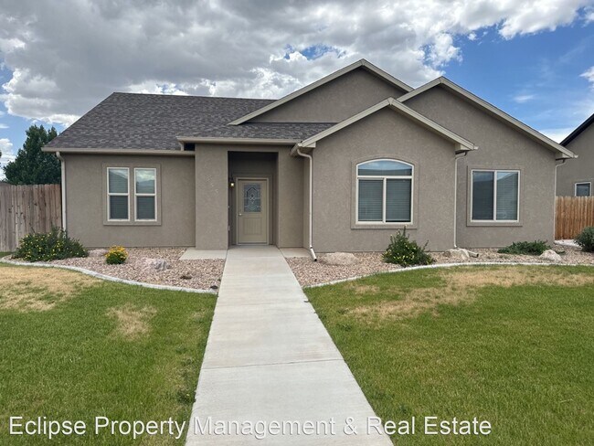 Building Photo - 3 br, 2 bath House - 555 Pine Meadows Dr