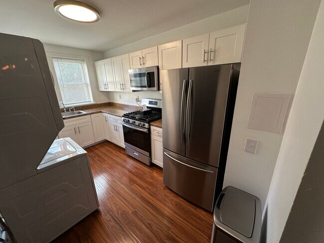 Kitchen - 310 E Miner St