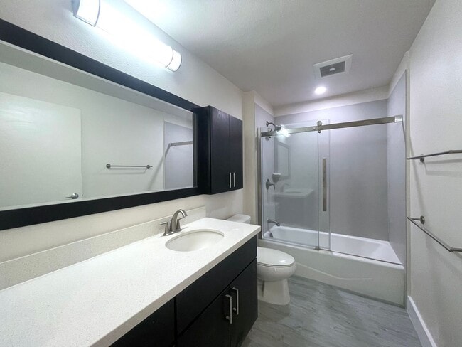 Foto del edificio - Fully Renovated Modern 1-Bedroom Unit – Prime Kaka?ako Location