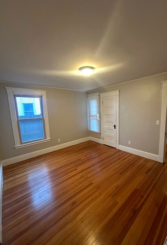Bedroom - 396 Whalley Ave
