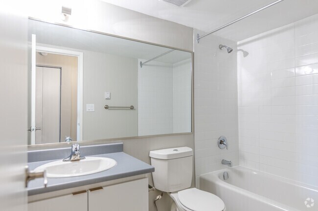 Studio - 470 pi² - Salle de bain - Riverside Tower