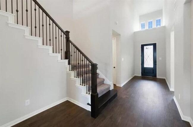 Building Photo - 3457 Francisco Way