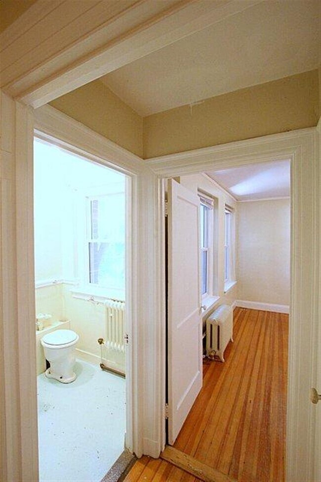 Building Photo - 466 Green St
