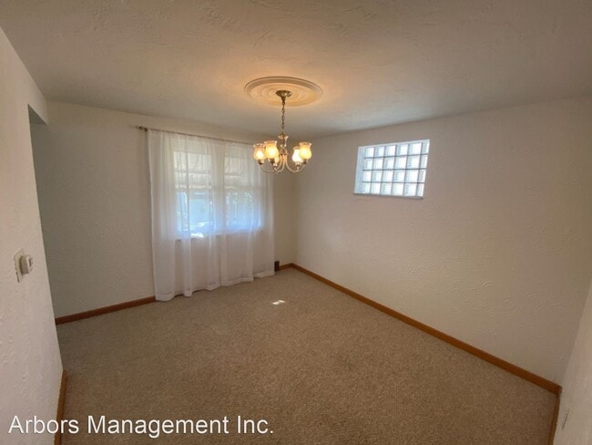 Foto del edificio - 3 br, 1.5 bath House - 2730 BERTHA ST