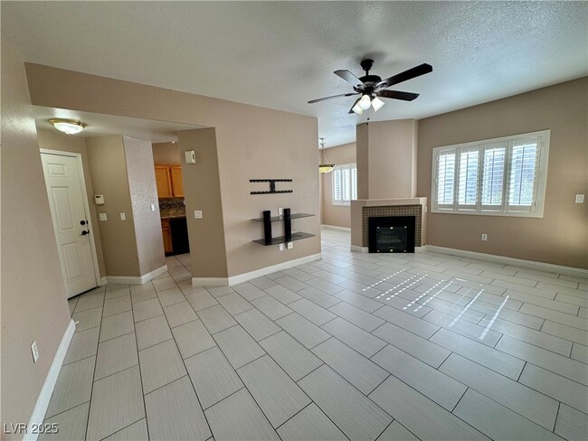 Foto del edificio - 1050 E Cactus Ave