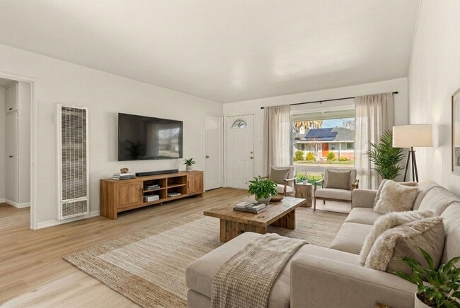 Building Photo - Renovated 3 Bd House in San Lorenzo Village w/ Large Yard Near Schools