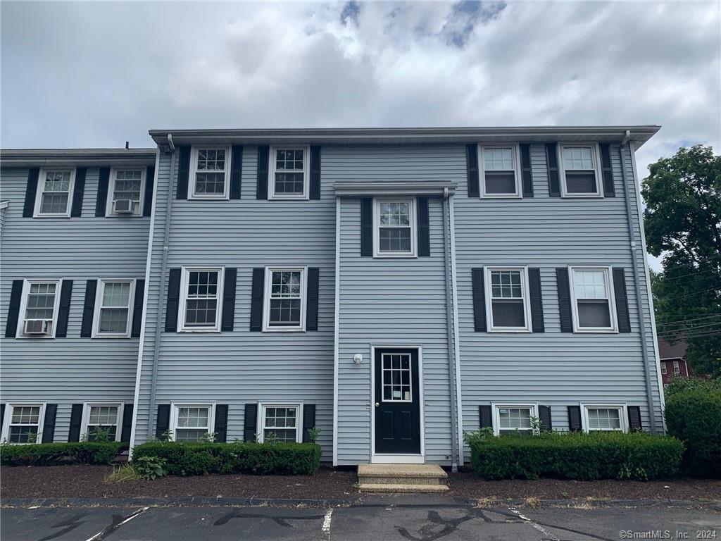 Foto principal - 900 S Main St
