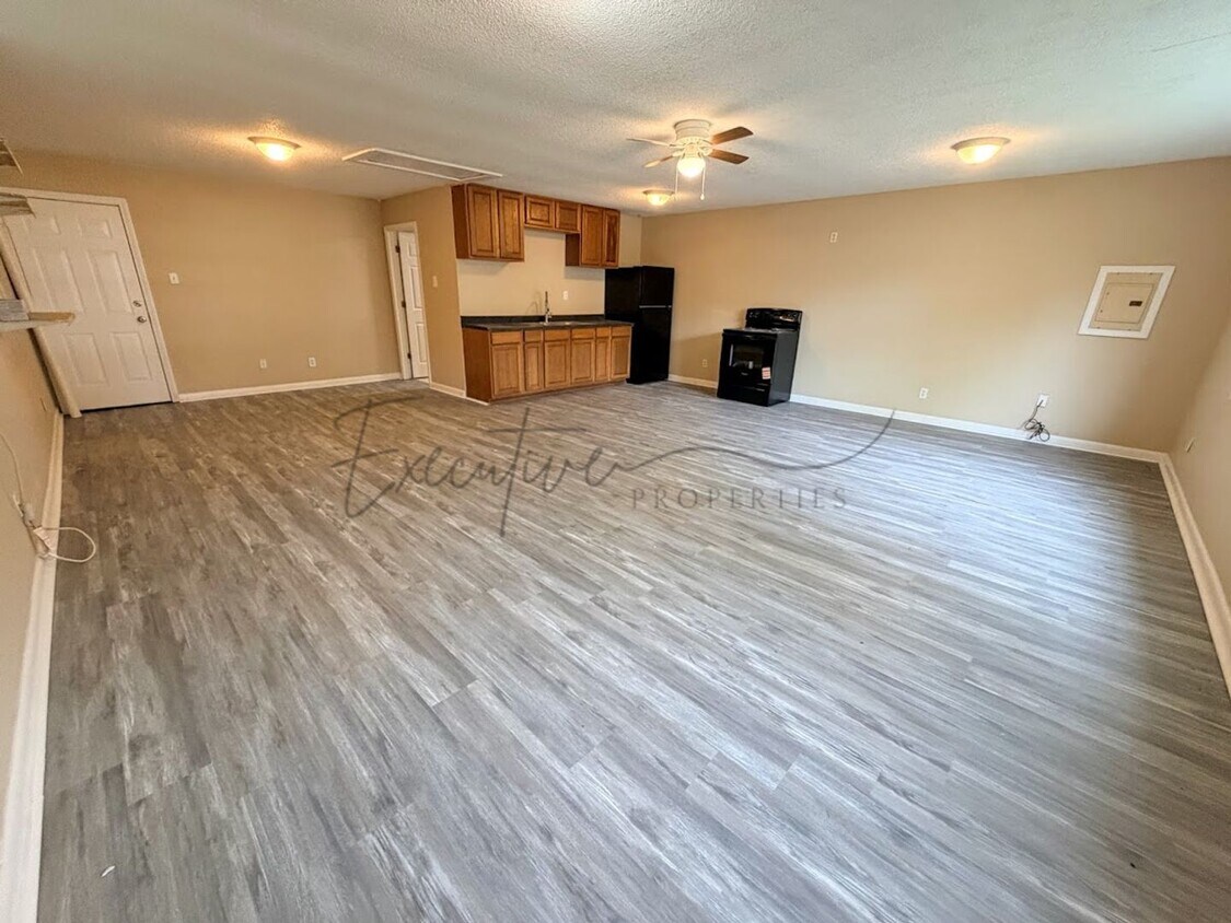 Foto principal - Updated Studio Apartment for $695 – New Ap...