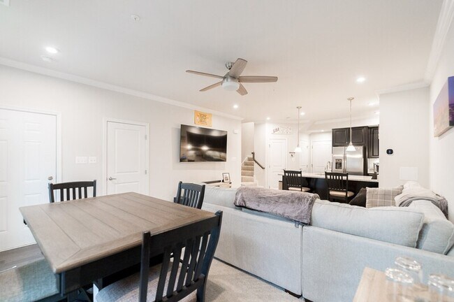 Foto del edificio - 4880 Hiteshow Dr