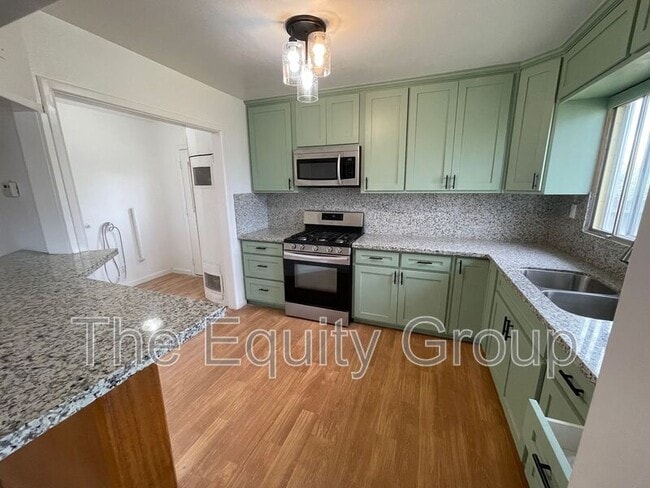 Foto del edificio - 856 W Chestnut St