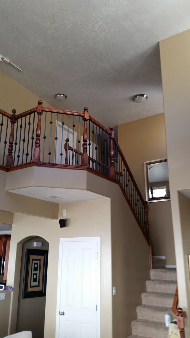 Building Photo - 13437 S Corbin Valley Dr