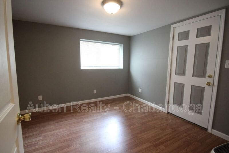 Primary Photo - 203 Old Mountain Rd