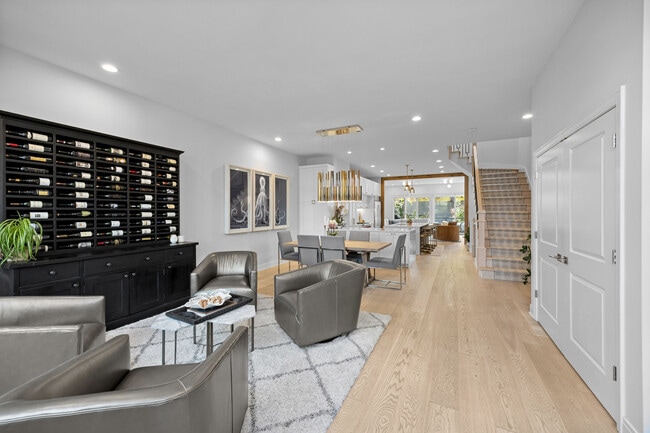 Foto del edificio - 1852 N Mohawk St