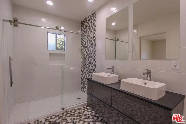 Building Photo - 7701 Norton Ave