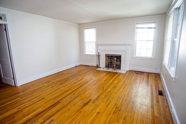 Foto del edificio - 4120-4120 Cassina Rd