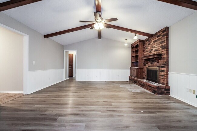 Foto del edificio - 6128 SE 55th St