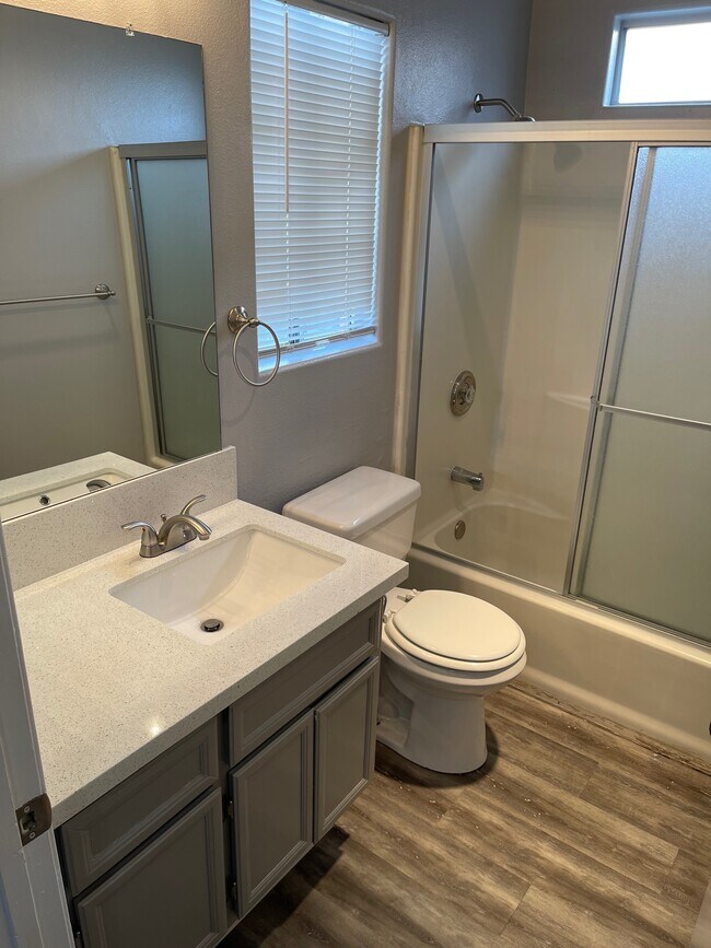 Foto del edificio - 1296 Elder Ave