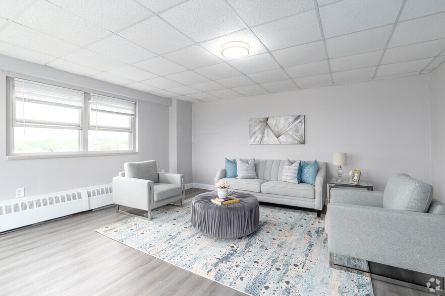 Bryn Mawr Apartments