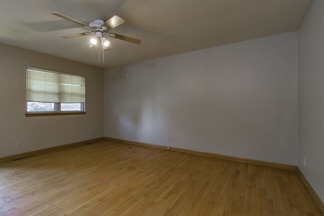 Foto del edificio - 843 S Link Ave