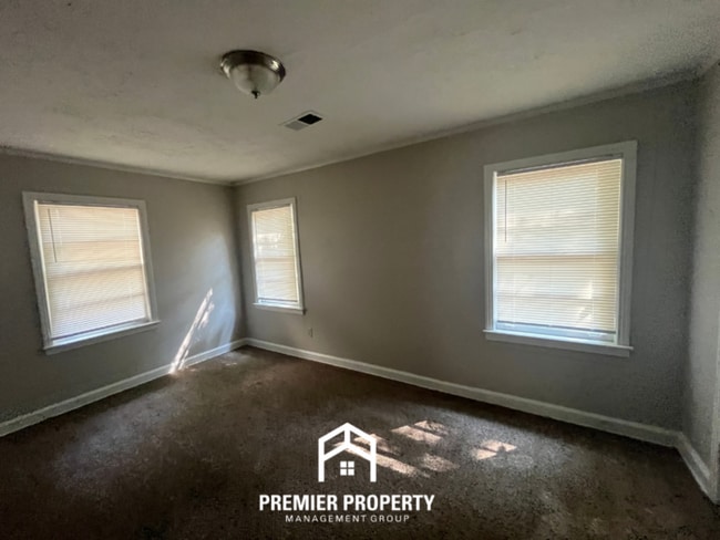 Photo - 1058 S Highland St House