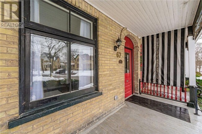 Photo du bâtiment - 67 Ahrens St W