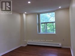 Photo du bâtiment - 1055a-1055A Forestwood Dr