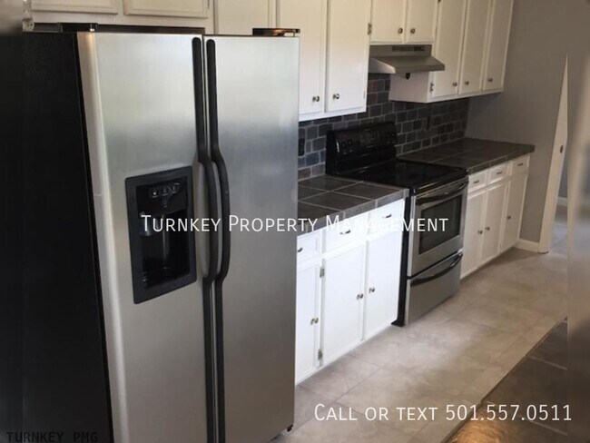 Building Photo - Desired 4 bed and 2 bath!
