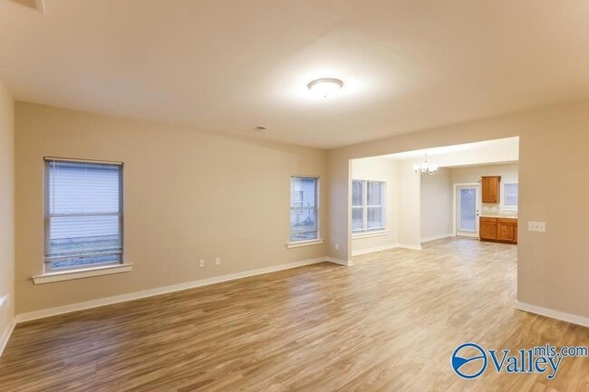 Foto del edificio - 611 White Oak Cir